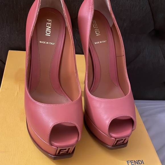 Fendi platform heels - Picture 3 of 4